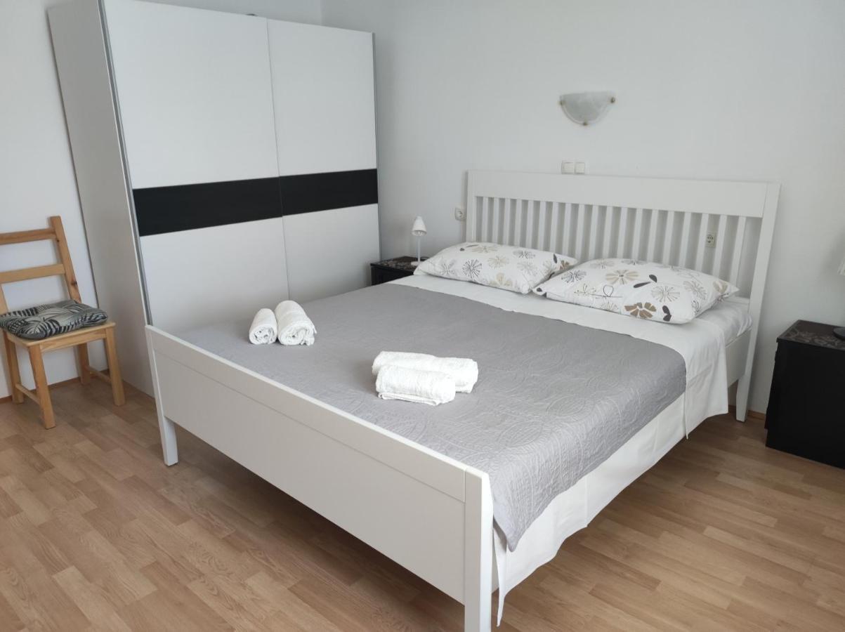 Apartments Kampor Damira Rab Town Ngoại thất bức ảnh